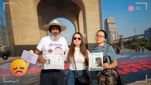Protestan por Carlos Emilio en el Monumento a la Revolución a ocho meses de su desaparición