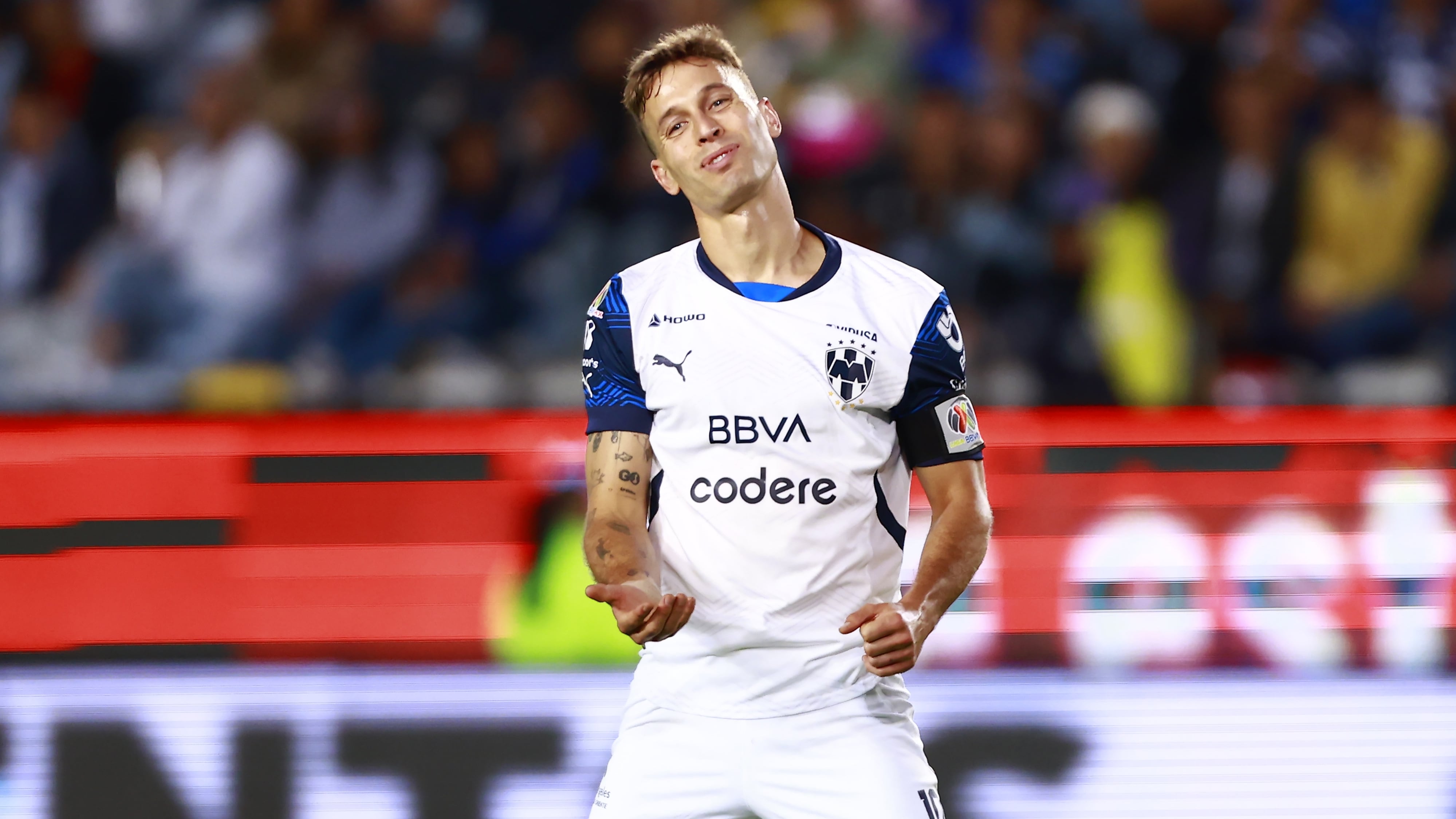 Sergio Canales con Rayados de Monterrey.