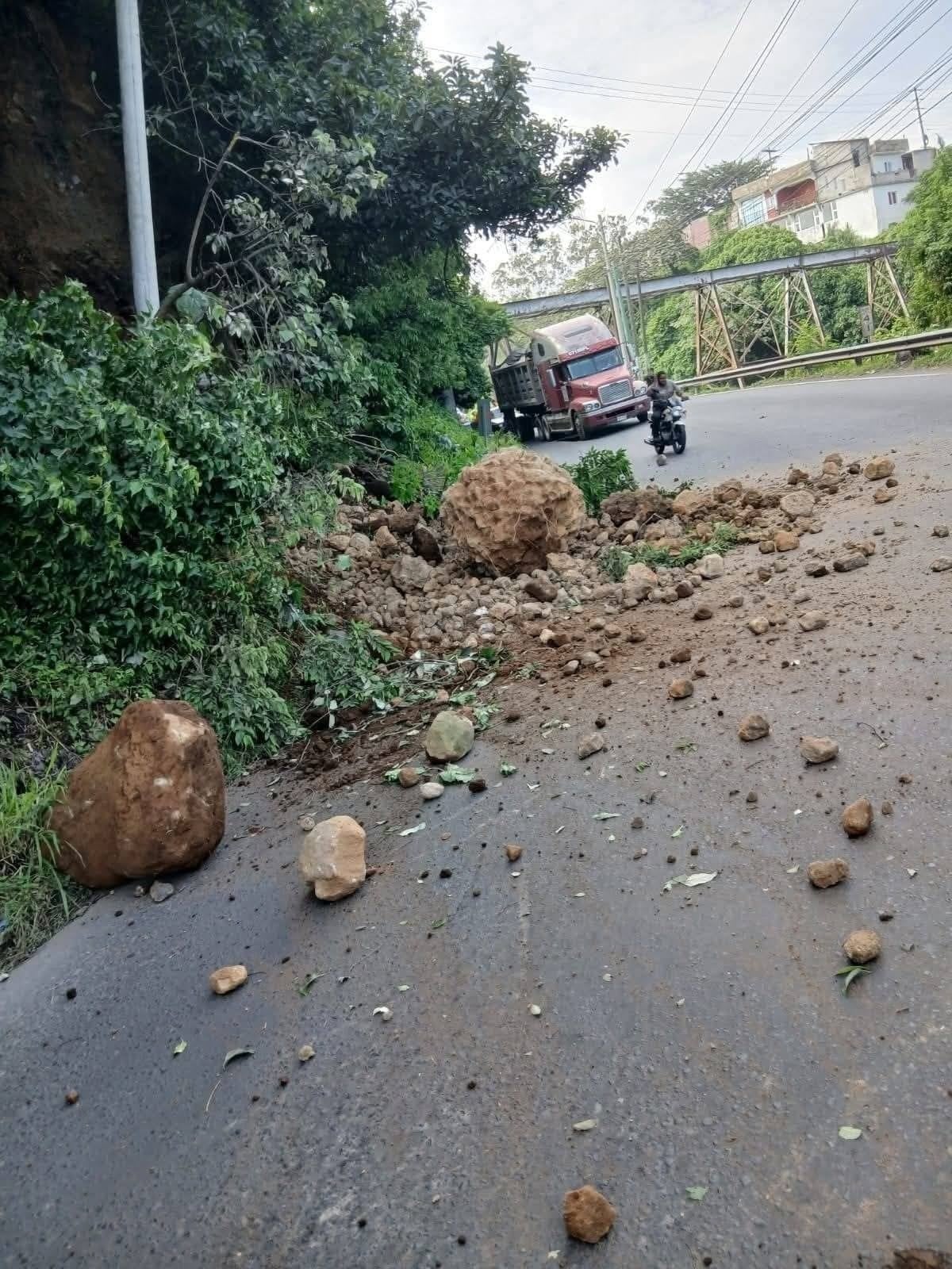 Derrumbes por sismo Guatemala hoy