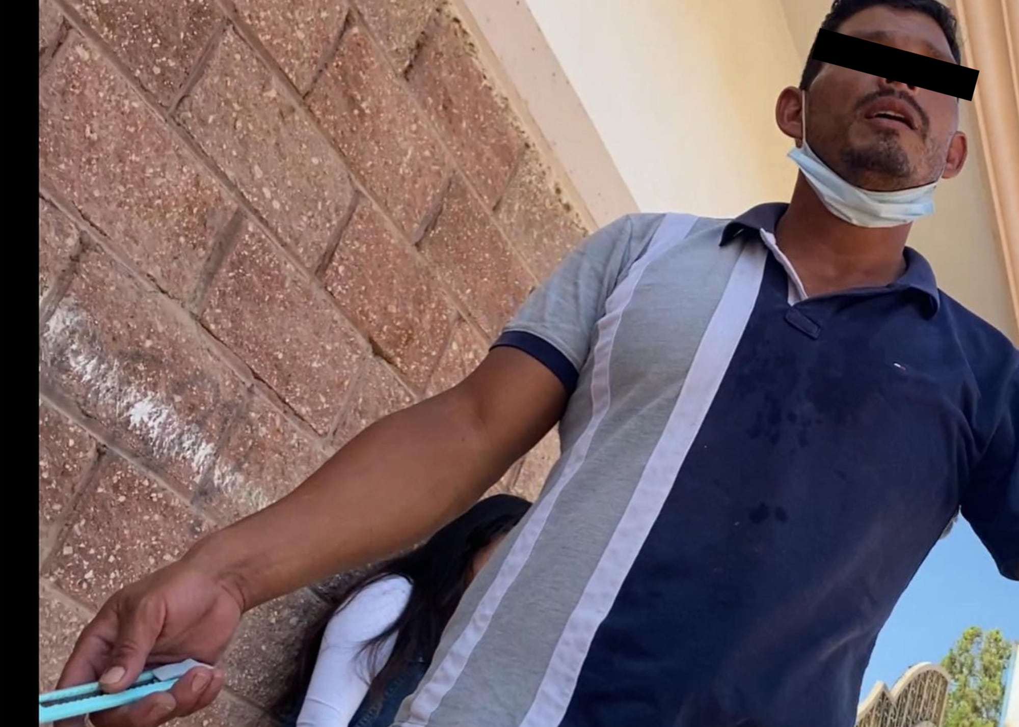 Detienen a sujeto que agredió a joven en Juntas, Sinaloa/captura de video