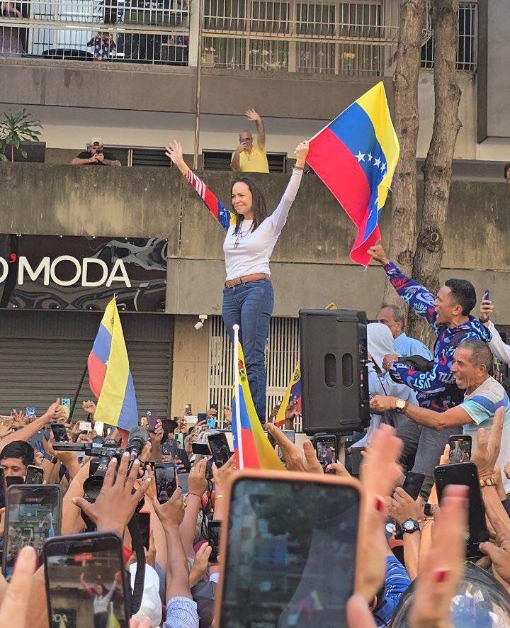 María Corina Machado en protestas contra Nicolás Maduro en Venezuela hoy 9 de enero