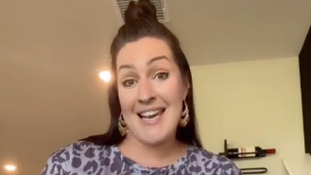 Madre de TikTok cobra renta a su hijo