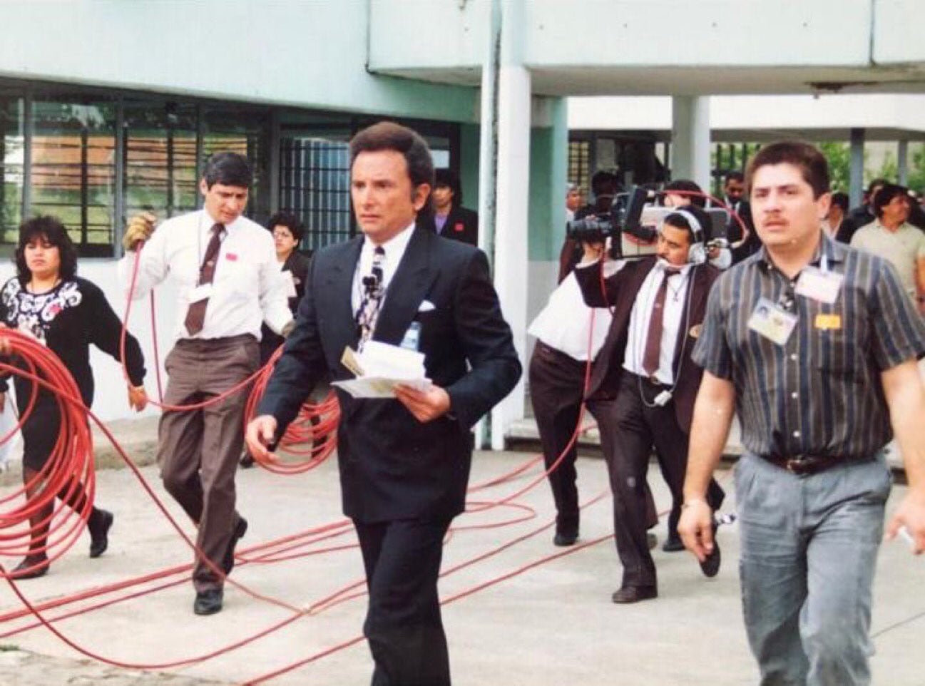 ¿Quién es Nino Canún, el periodista famoso por su frase “y usted, ¿qué opina?”, que ahora necesita estar conectado a un tanque de oxígeno?