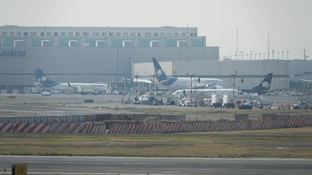 Reportan supuesto robo de avión del AICM