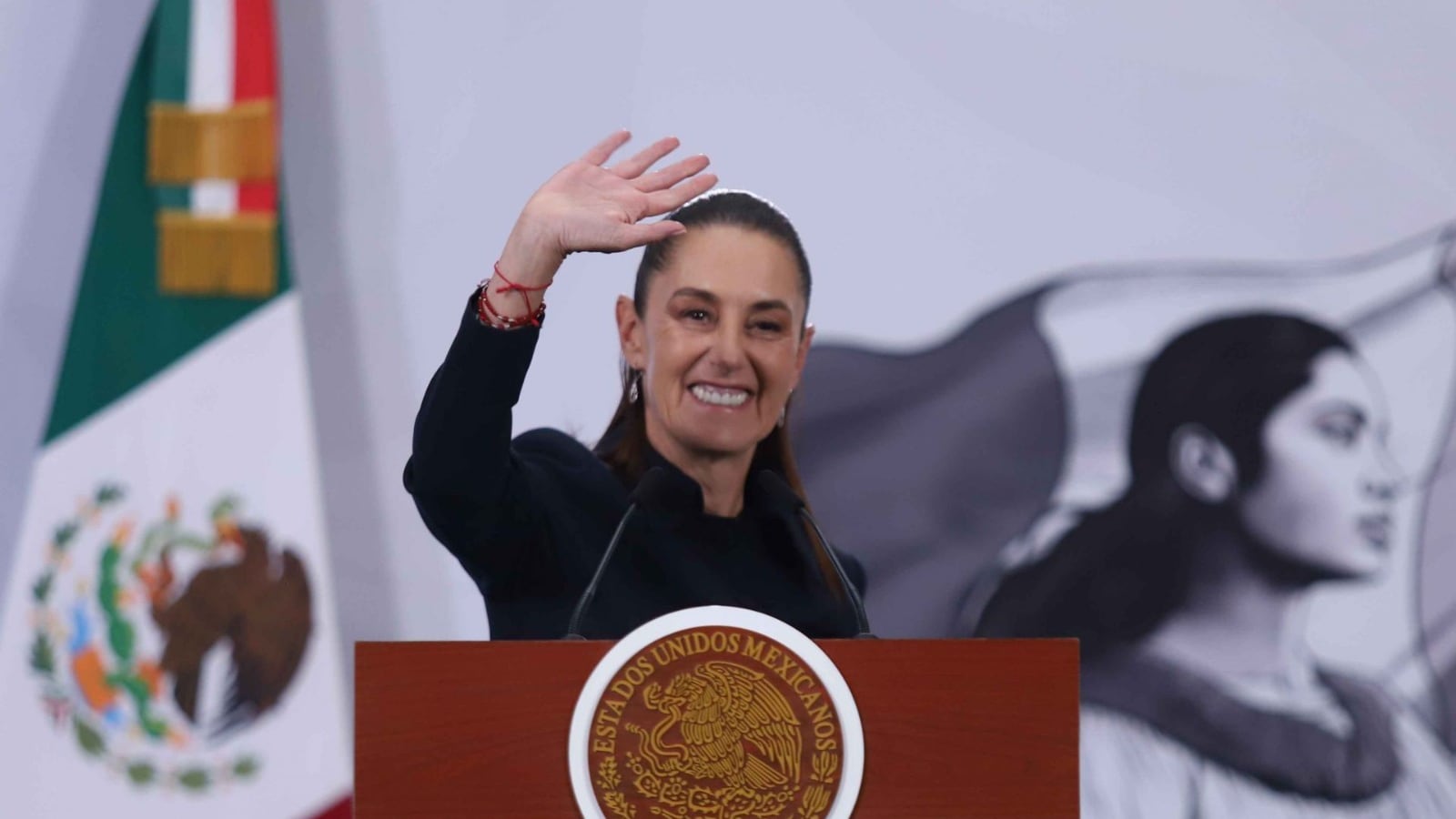 Sheinbaum celebra más de 160 mil pasajeros en el AIFA durante Semana Santa