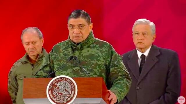 Luis Cresencio Sandoval. Militares rebasados.