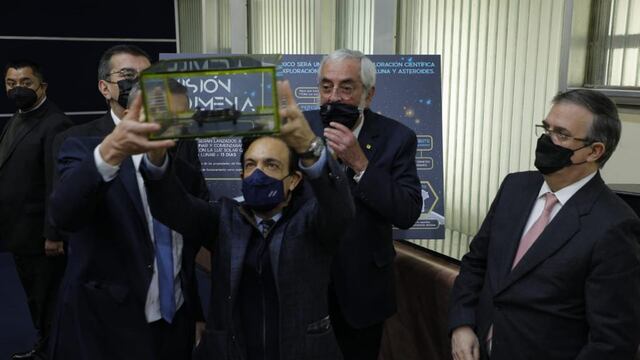 Omar Fayad, Marcelo Ebrard y Enrique Graue en la presentación de Misión Colmena