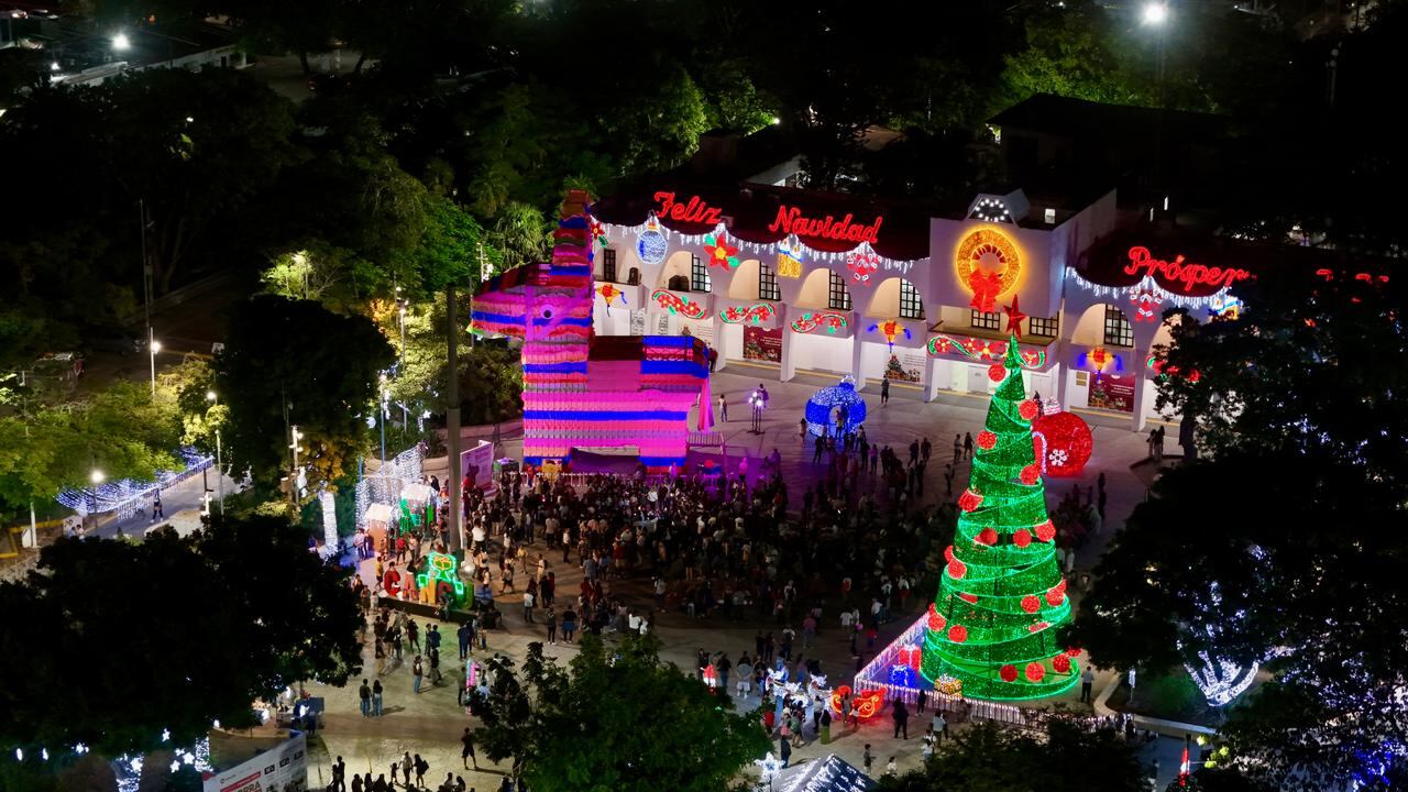 Ana Paty Peralta ilumina la figura monumental del Burrito Sabanero