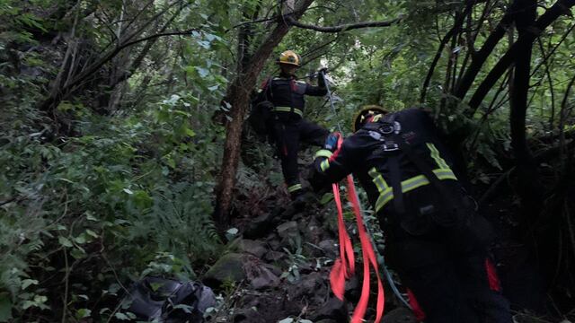 Turistas caen de cascada Meztitla, Tepoztlán, Morelos