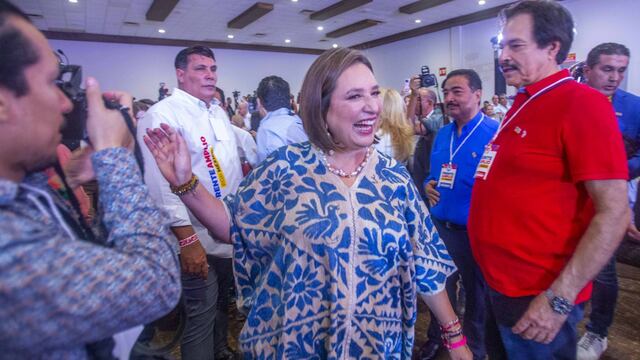 Los aspirantes a la candidatura por el Frente Amplio; Beatriz Paredes, Xóchitl Gálvez y Santiago Creel, acudieron a Cintermex donde participaron en el Foro del Frente Amplio ante panistas, priistas y perredistas