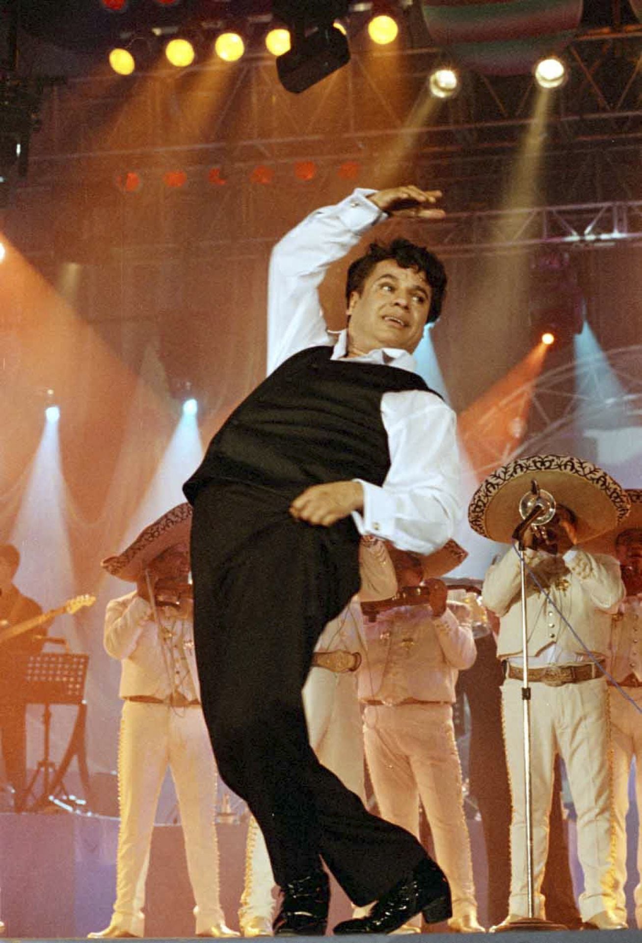Juan Gabriel en concierto.