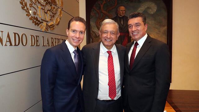 El senador estuvo acompañado de AMLO y Rutilio Escandón