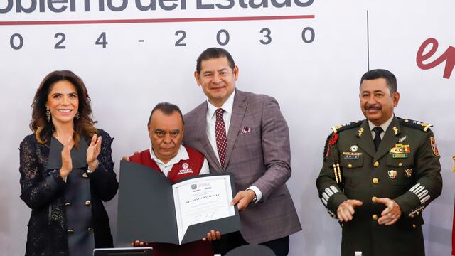 Lotería Nacional y Alejandro Armenta develan Billete Conmemorativo