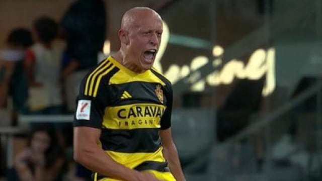 Futbolista español celebra como Luis Rubiales