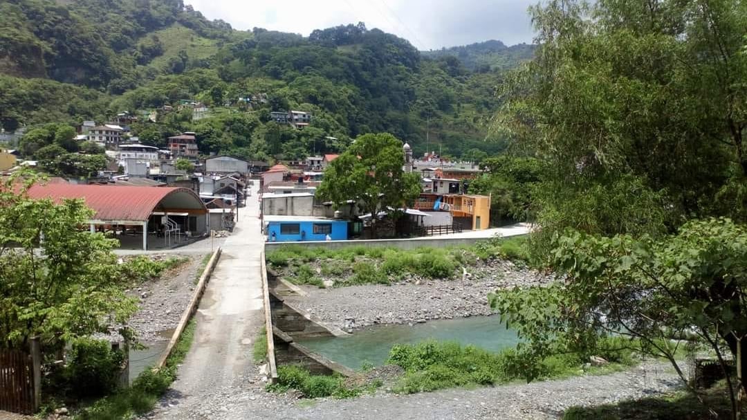 Habitantes de Zontecomatlán, Veracruz, denuncian falta de ayuda dos meses después de las lluvias