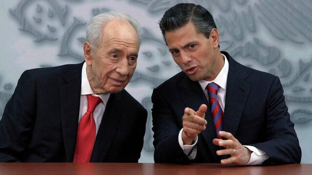 Shimon Peres en compañía de Enrique Peña Nieto