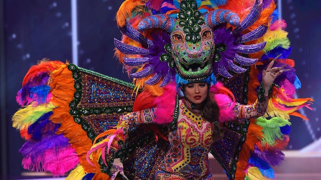 Andrea Meza en traje típico en Miss Universo 2021