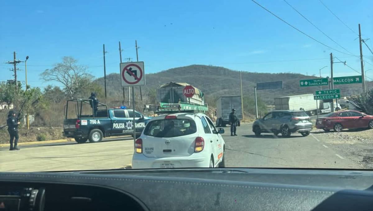 Balacera en El Rosario, Sinaloa provoca bloqueo