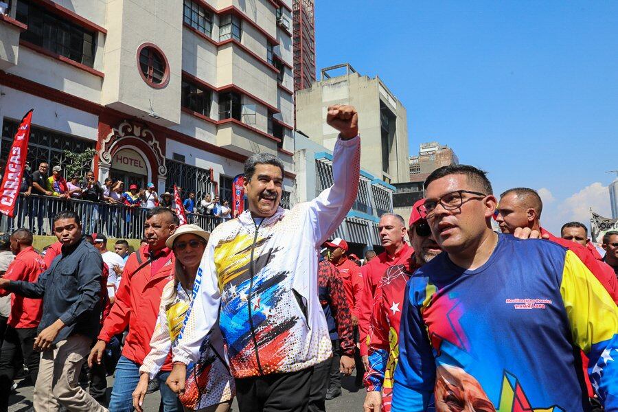 Nicolás Maduro se registra como candidato presidencial