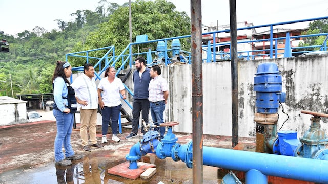 Javier May supervisó la planta potabilizadora de Villa Tapijulapa