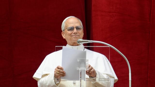 El Vaticano revela el escudo y lema oficial del papa León XIV