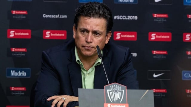 Salvador Reyes Jr. en conferencia de prensa.