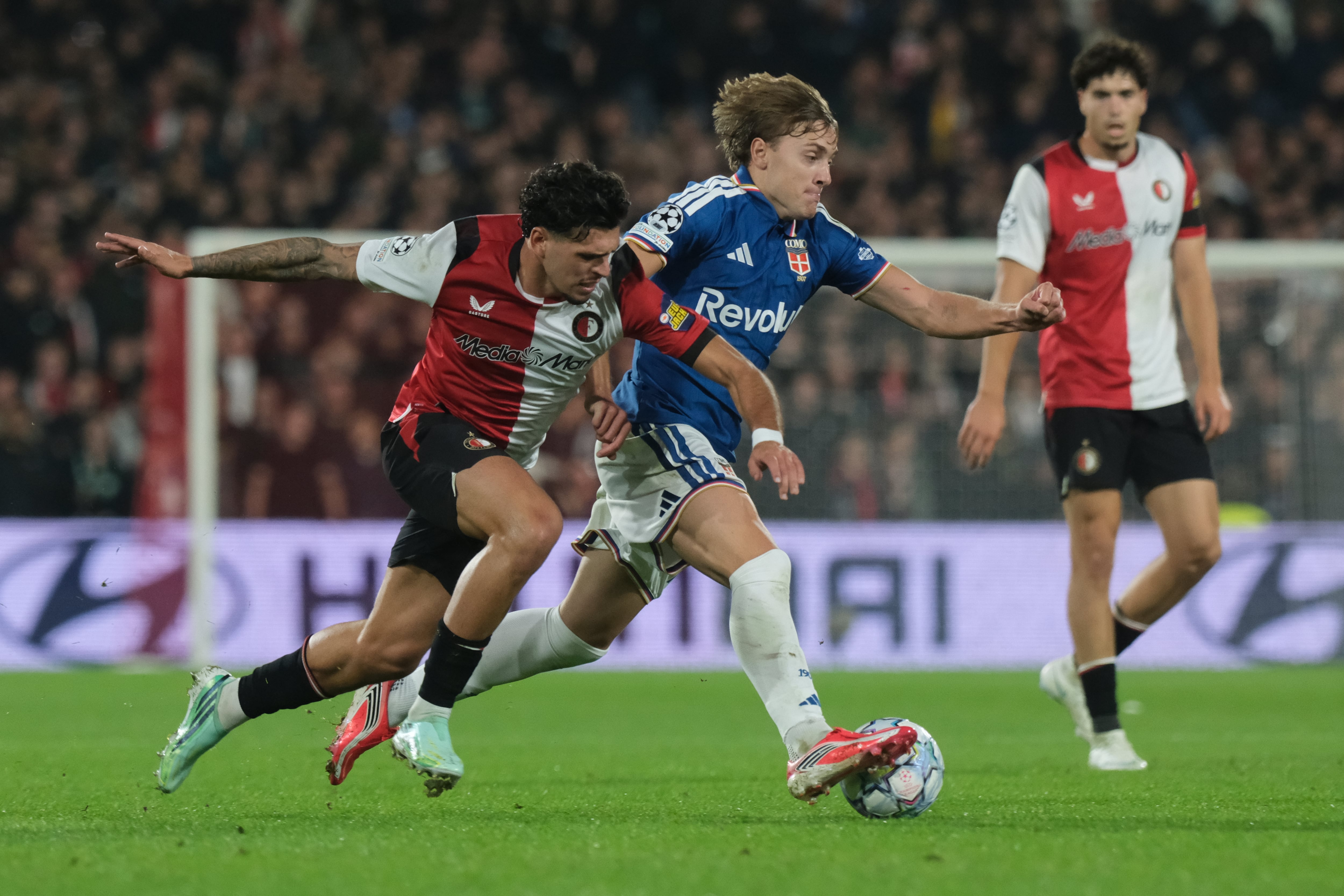 Partido muy disputado en la cancha del Feyenoord