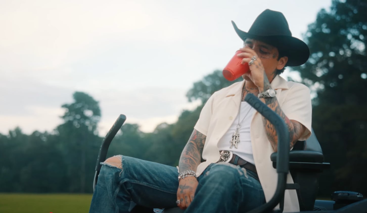 La que se fue, se fue; canción de Christian Nodal