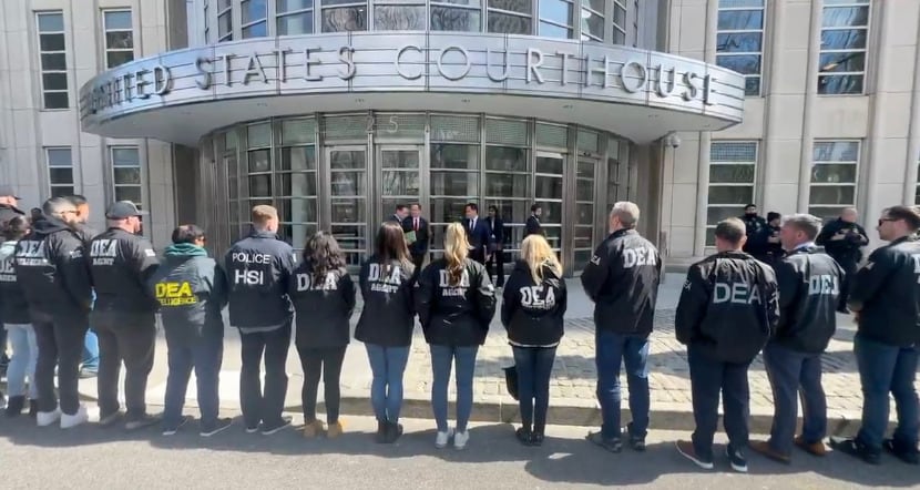 Protesta de agentes de la DEA ante audiencia de Rafael Caro Quintero