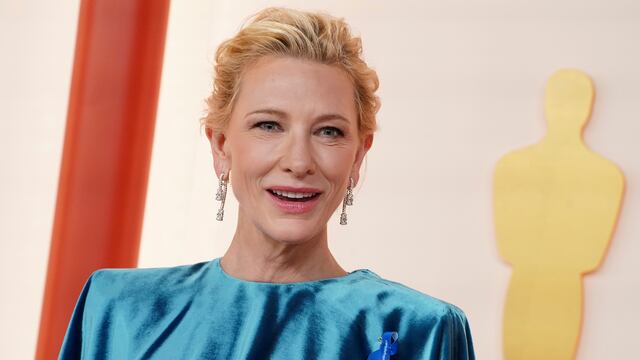 Cate Blanchett con moño azul