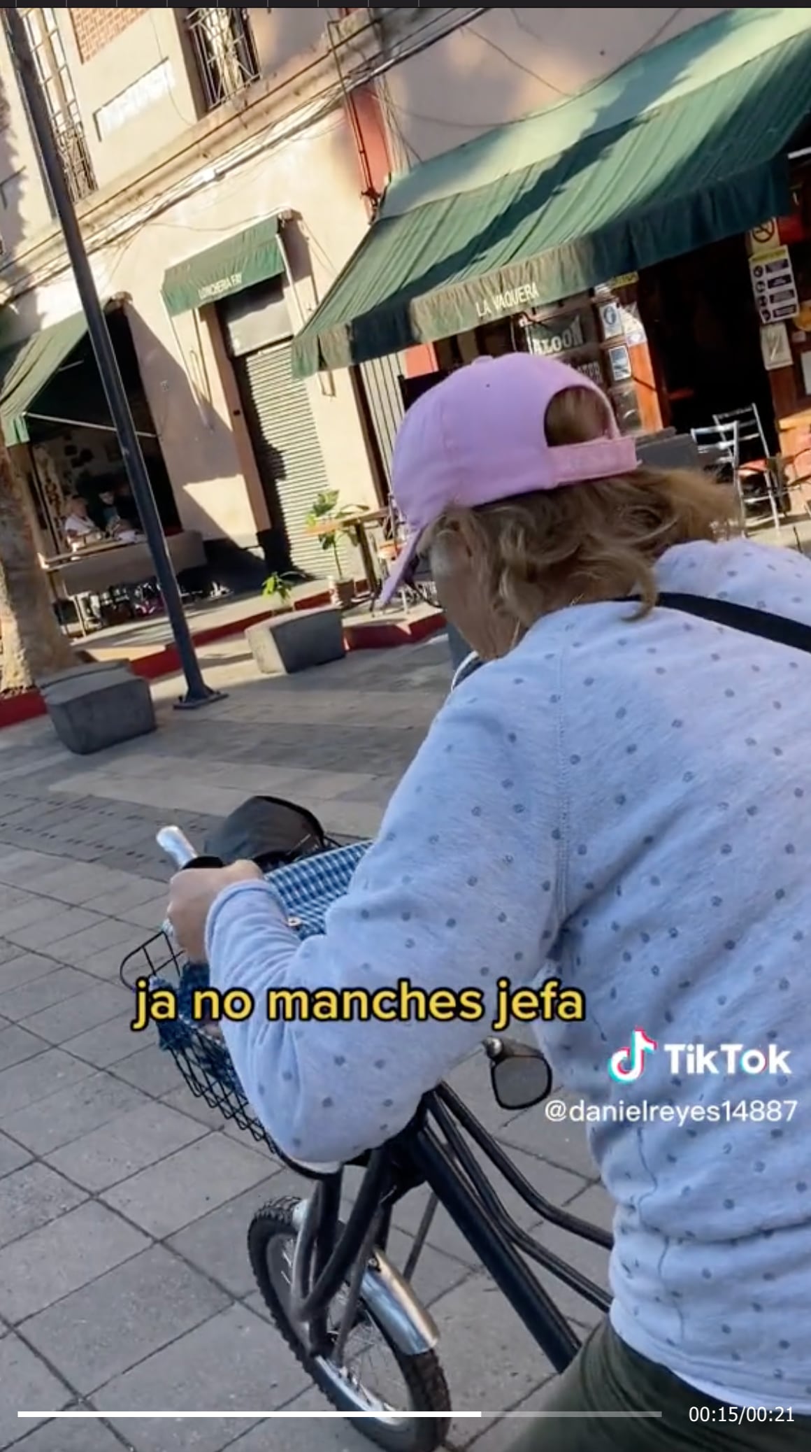 VIDEO: ¿Paz? No para esta señora que arranca 2023 con mentada de madre e impacta a TikTok