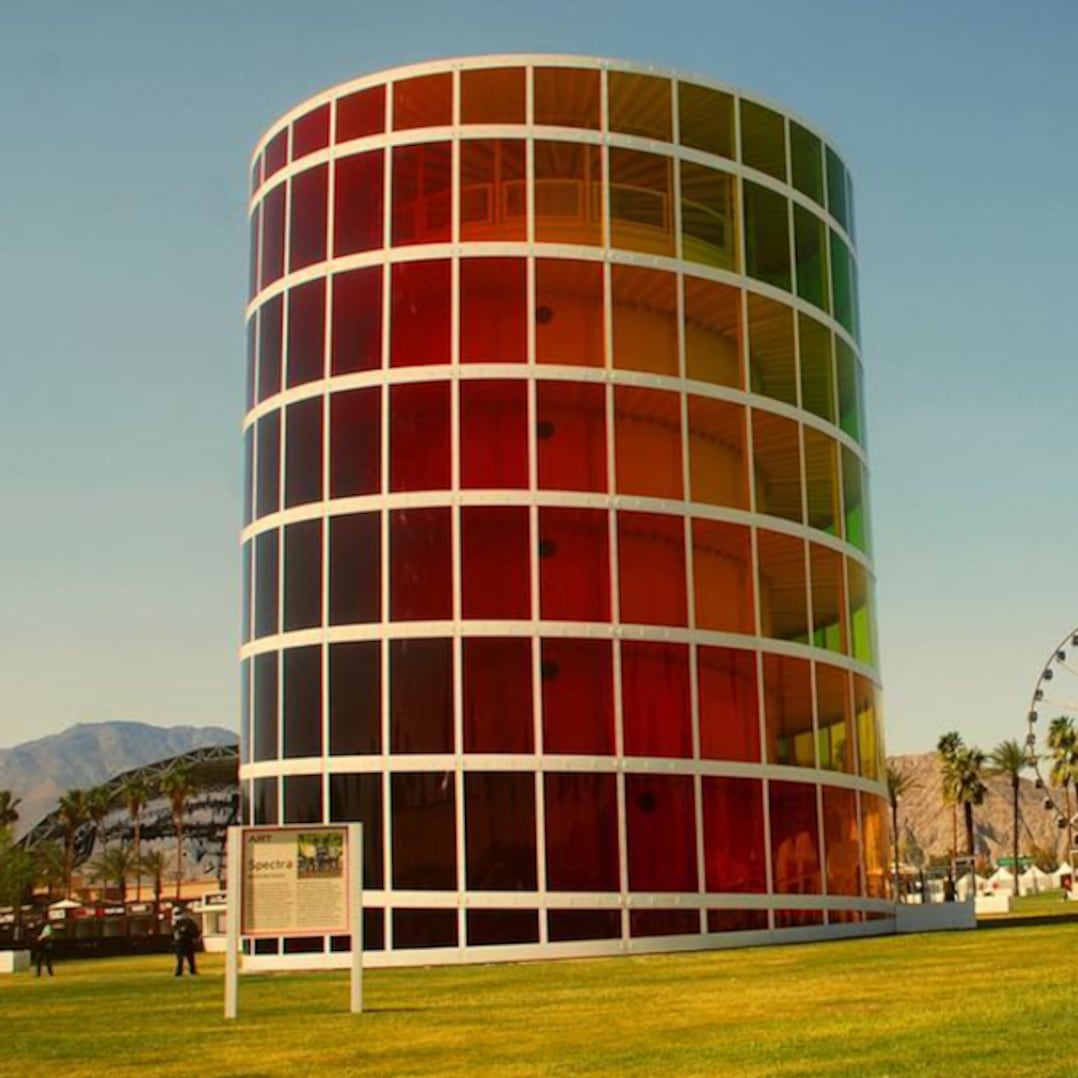 Música, ambiente y muchos colores es lo que hay en Coachella este año