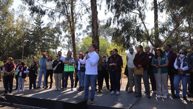 Javier López Casarín anuncia regularización de viviendas en La Angostura