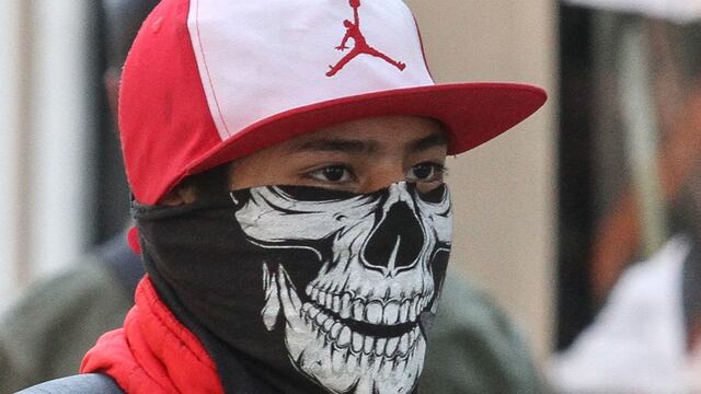 Hombre con cubrebocas