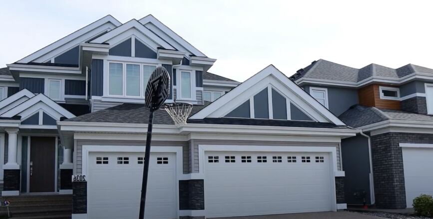 Albañil mexicano presume la lujosa casa que se compró en Canadá