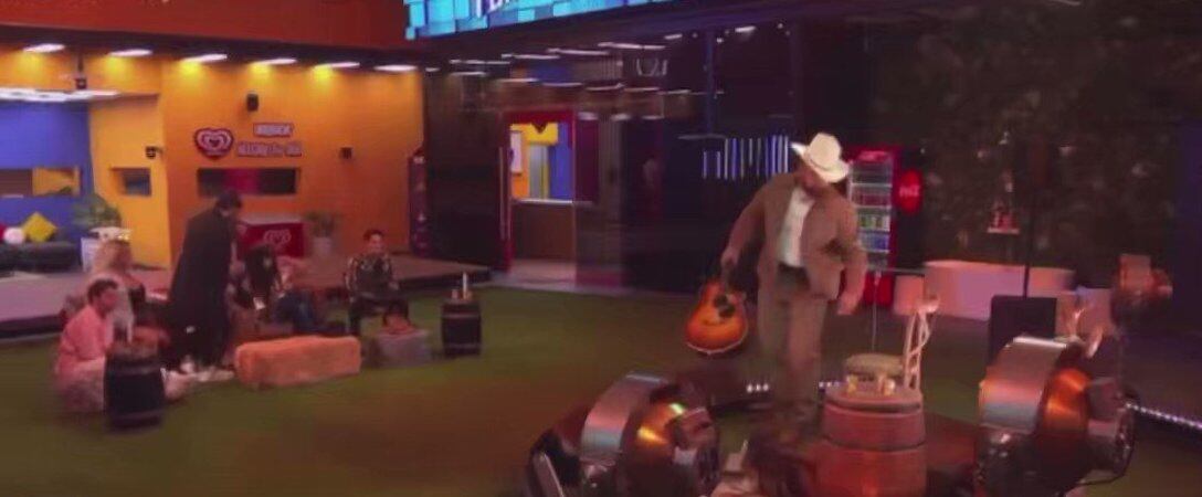 Nicola Porcella y Wendy Guevara escucharon “Primera Cita” de Carin León en La Casa de los Famosos pero no salió como los fans querían