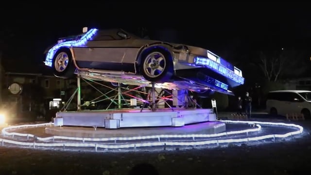 Monumento Volver al Futuro