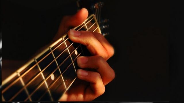 ¿Sabías que interpretar música te ayuda a mejorar tu salud cerebral?