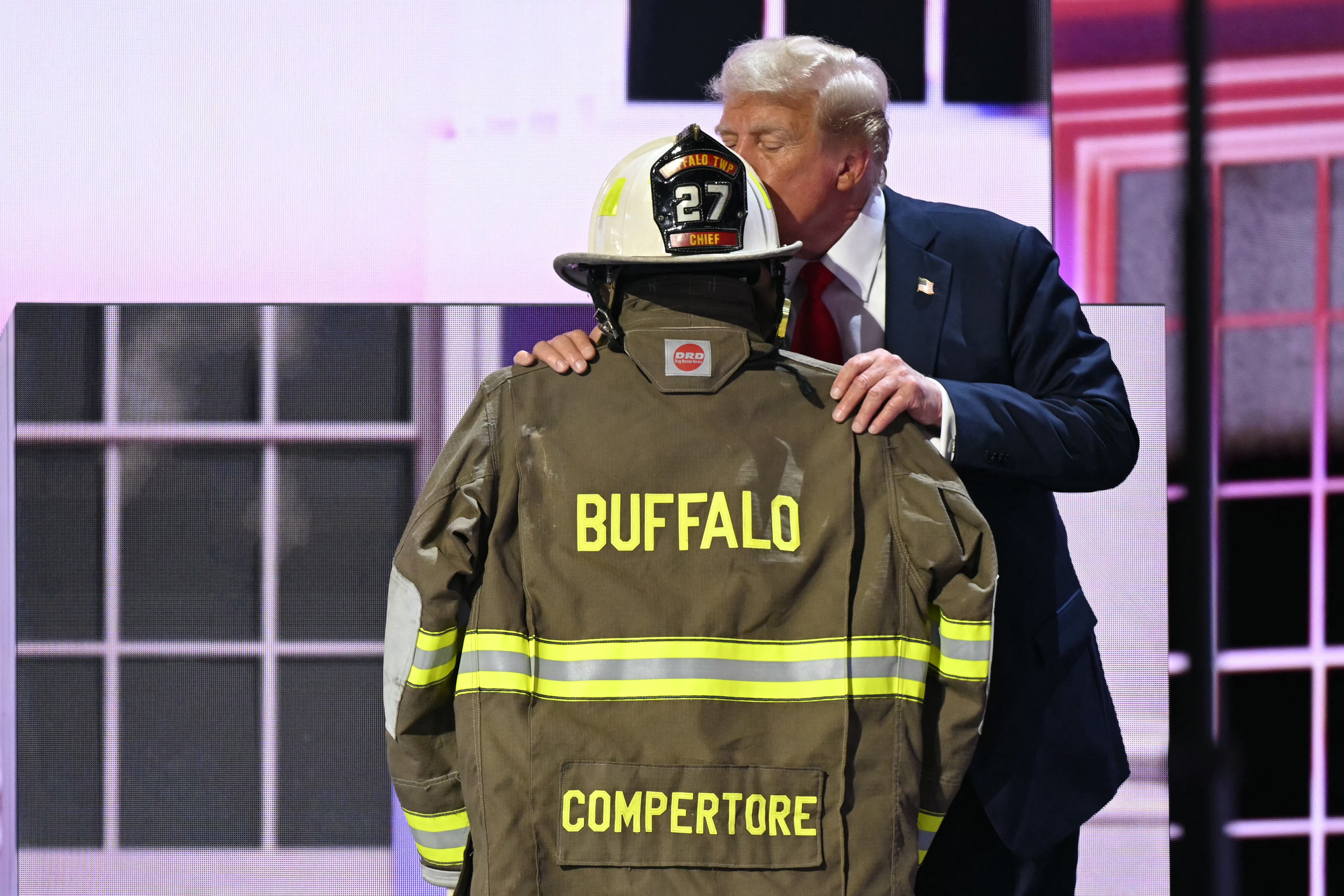 Donald Trump dedica mensaje a Corey Comperatore