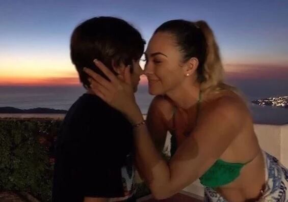 Aracely Arámbula con su hijo Miguel, a quien tuvo con Luis Miguel