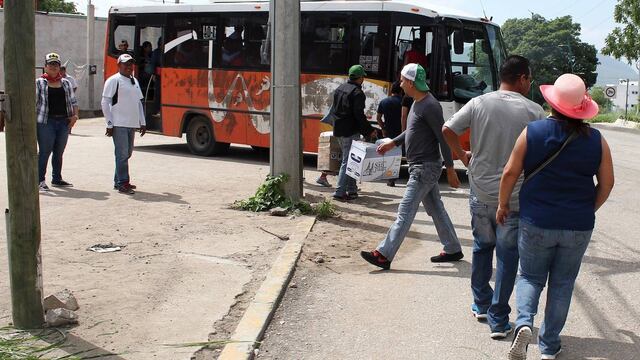 En Tuxtla Gutiérrez, brindan servicio de traslado dentro del bloqueo.
