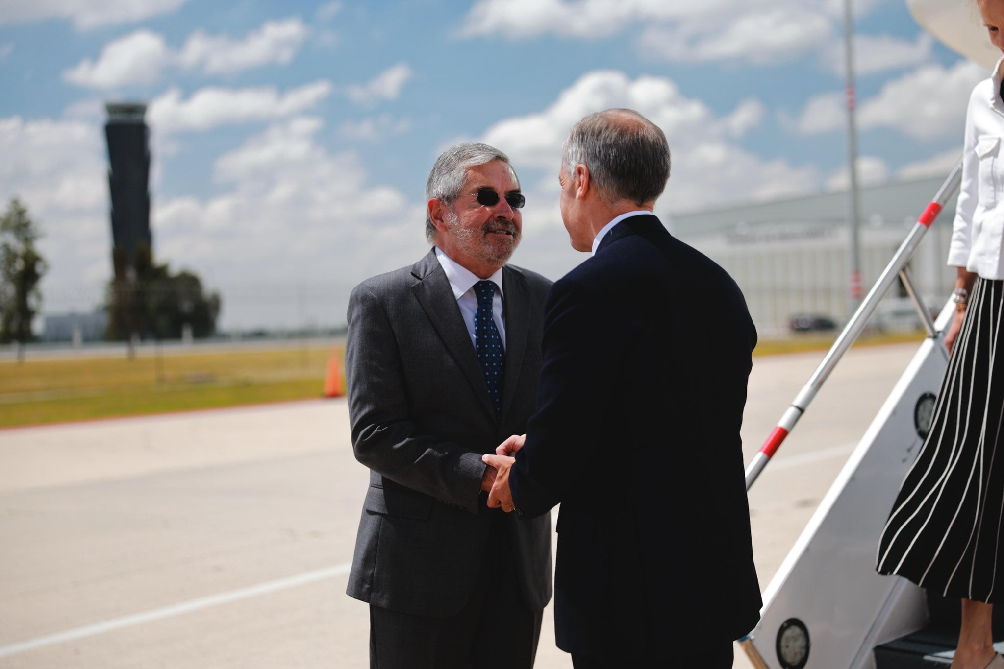 El canciller Juan Ramón de la Fuente recibió al primer ministro de Canadá Mark Carney en el AIFA