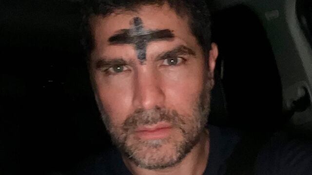 Se burlan de Eduardo Verástegui por su crucezota de ceniza en la frente