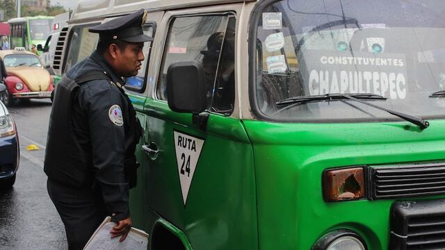 Foto: Saúl López / Cuartoscuro. Combi en México