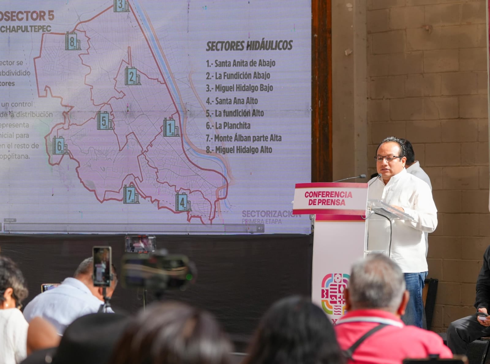 Salomón Jara Cruz informó la conclusión de los trabajos en San Juan Chapultepec y el inicio de una nueva etapa del proyecto.