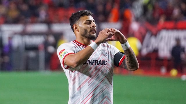 Alexis Vega tiene gesto con jugadores de Toluca que quedaron fuera del Mundial 2026.