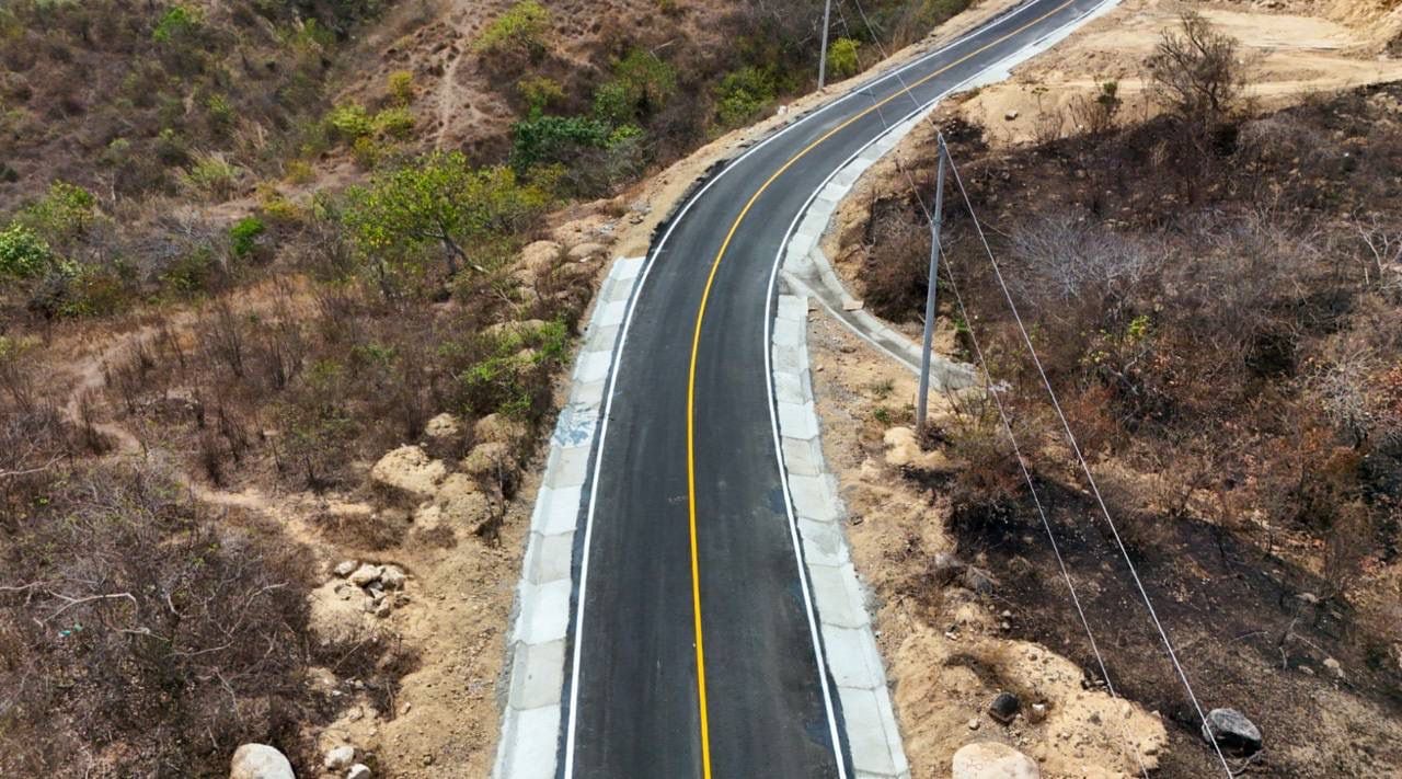Camino Acapulco-El Veladero beneficiará a más de 3 mil habitantes