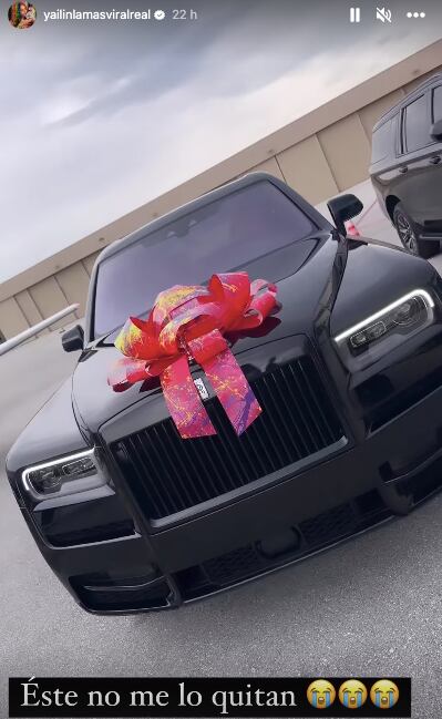Yailin La Más Viral presume el auto que le regaló 6ix9ine