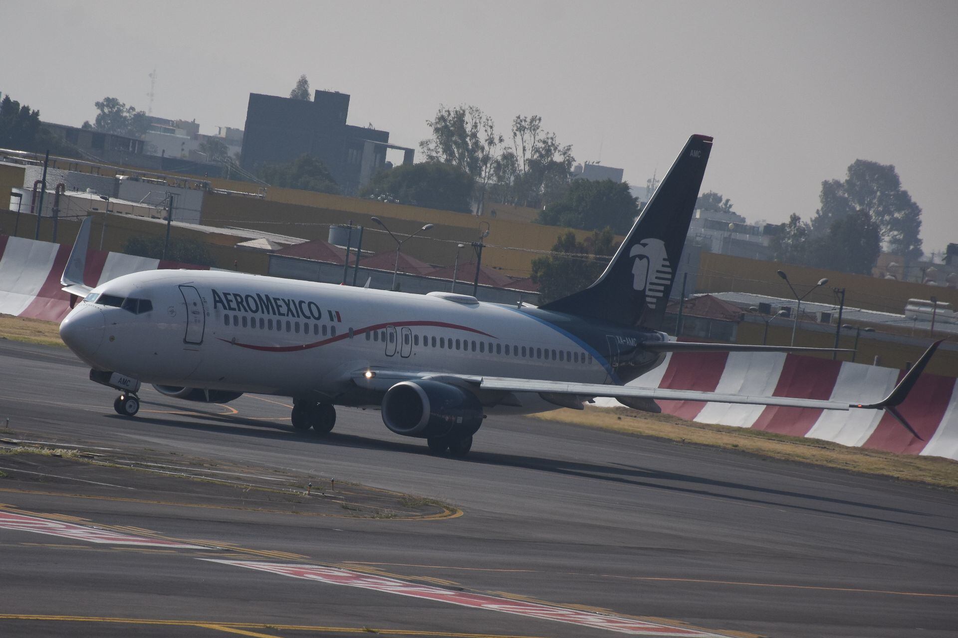 Avión de Aeroméxico aterriza de emergencia