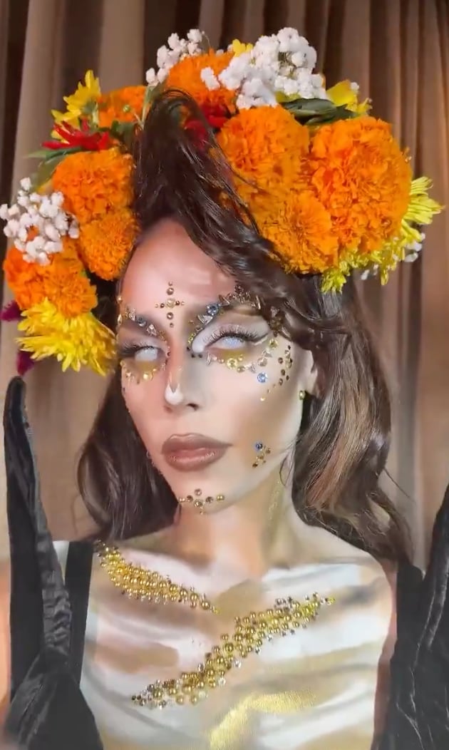 Danna Paola impresiona al ser una catrina en la fiesta de Halloween de Heidi Klum